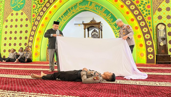 Tingkatkan Keimanan Personel, Polda Riau Gelar Yasinan Rutin  